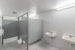 RED RIDER RESORT bath 1